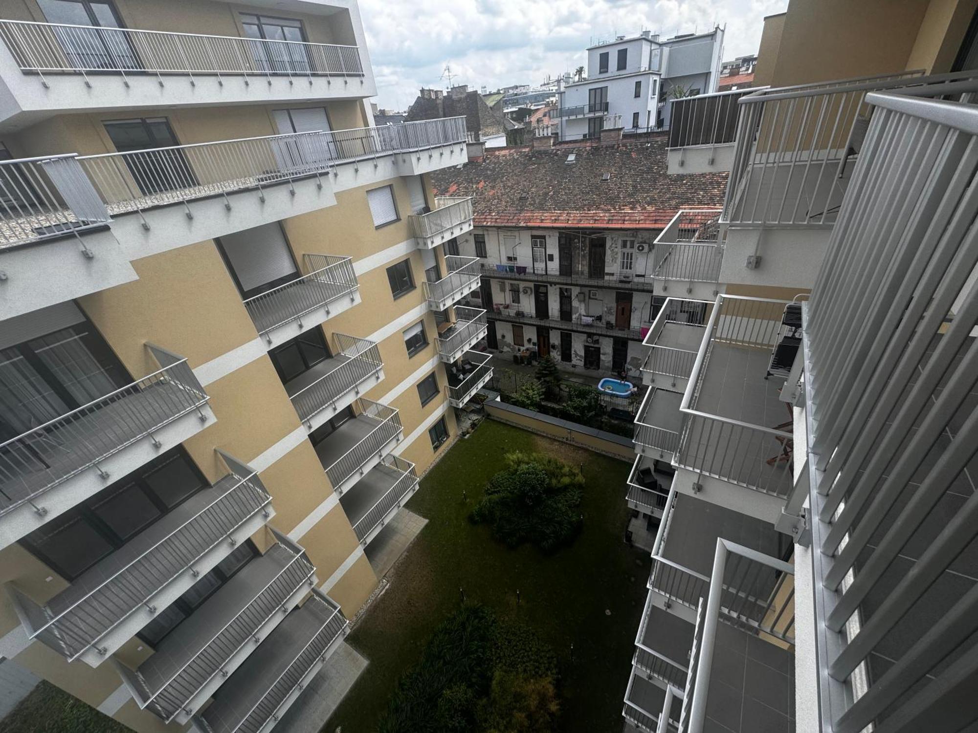 Vh9 Apartments Budapeste Exterior foto